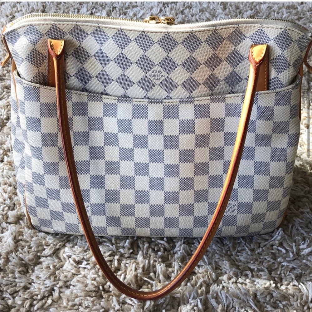 Excellent condition - LOUIS VUITTON Figheri PM